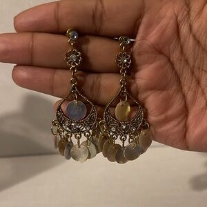 Gold Tone Chandelier/Dangle Drop Earrings!